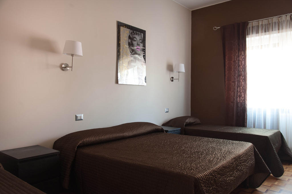 Parco Delle Valli Rome Room photo
